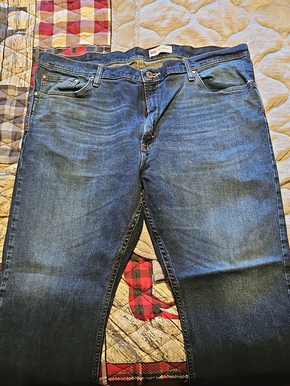 Wrangler Men's Dark Blue Relaxed Fit Jeans